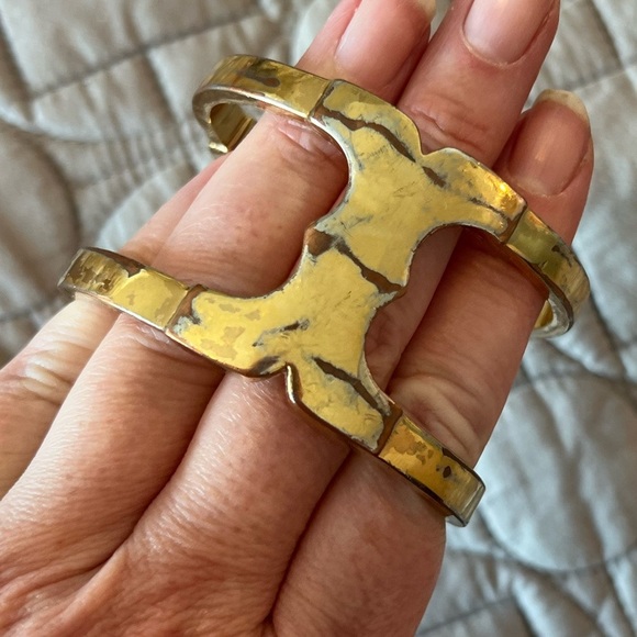 Tory Burch Gemini Link Cuff - Picture 3 of 16